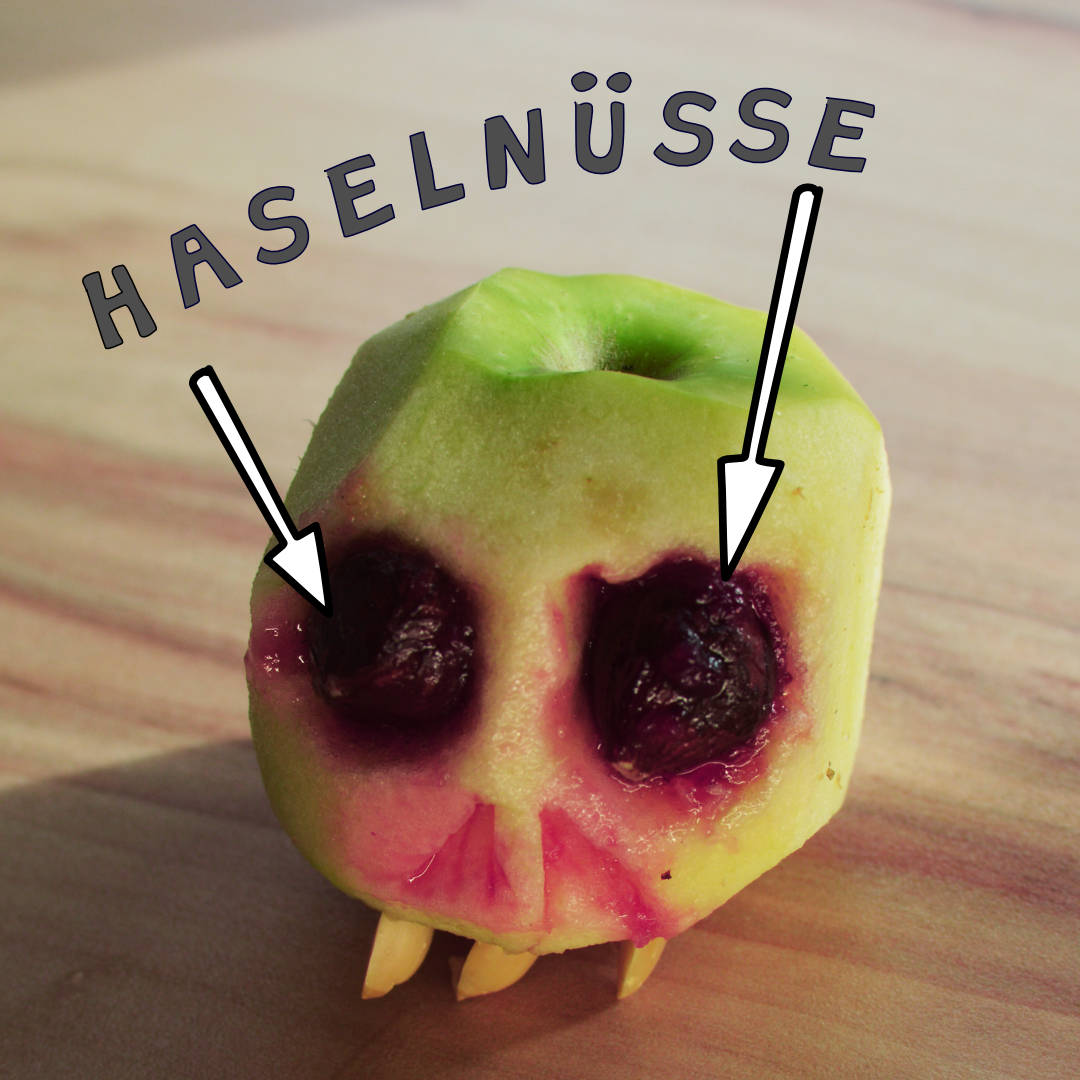 Halloween-Obst: Apfelschädel